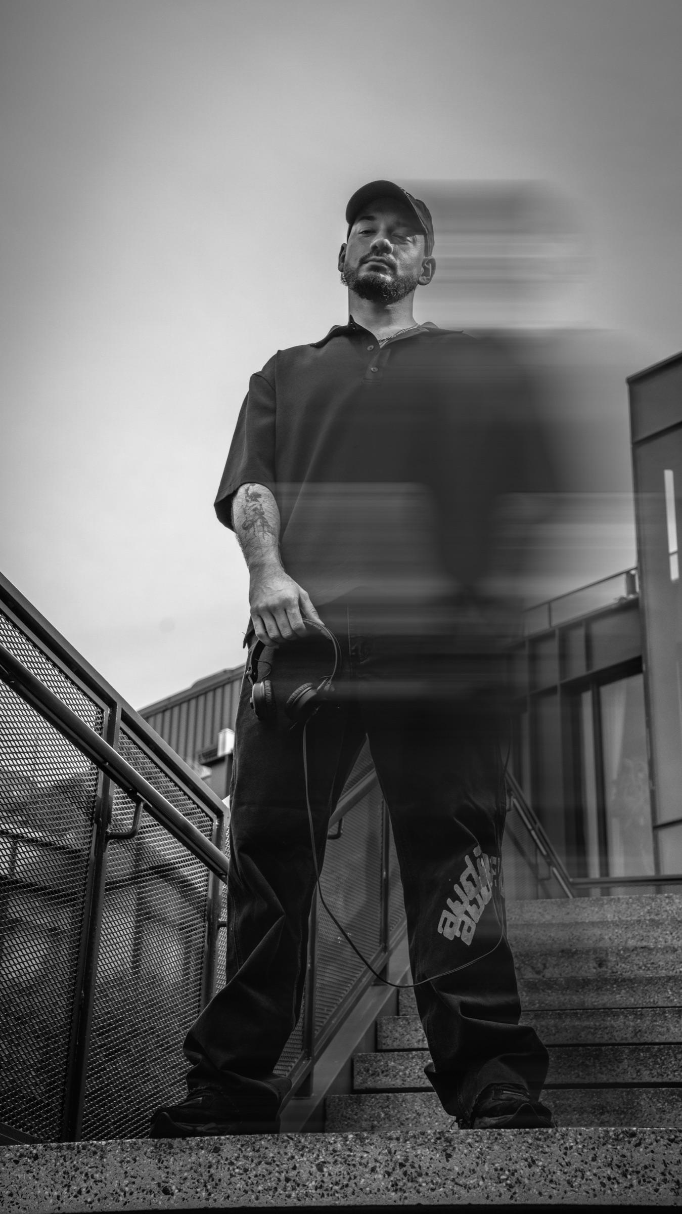 Black-and-white: Medina on the stairs, motion blur